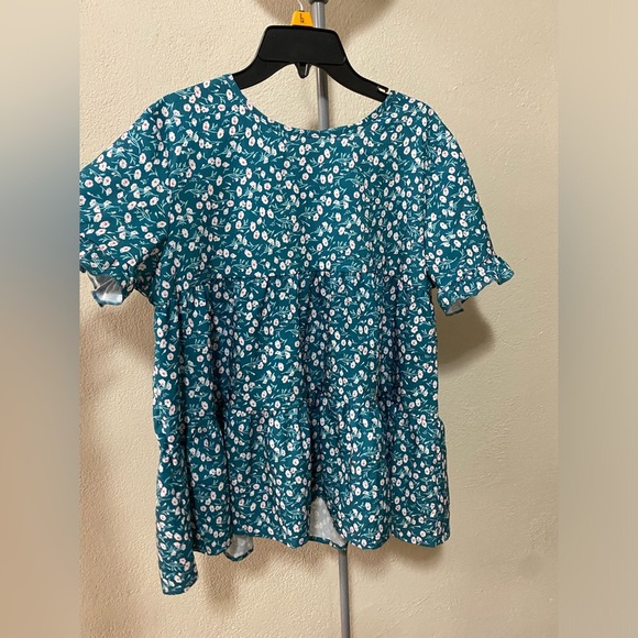 Floral flowy blouse - Picture 1 of 6